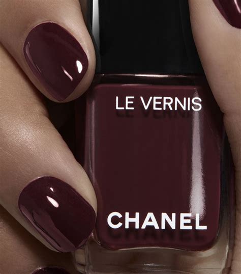 Le Vernis Longwear Nail Color Polish 